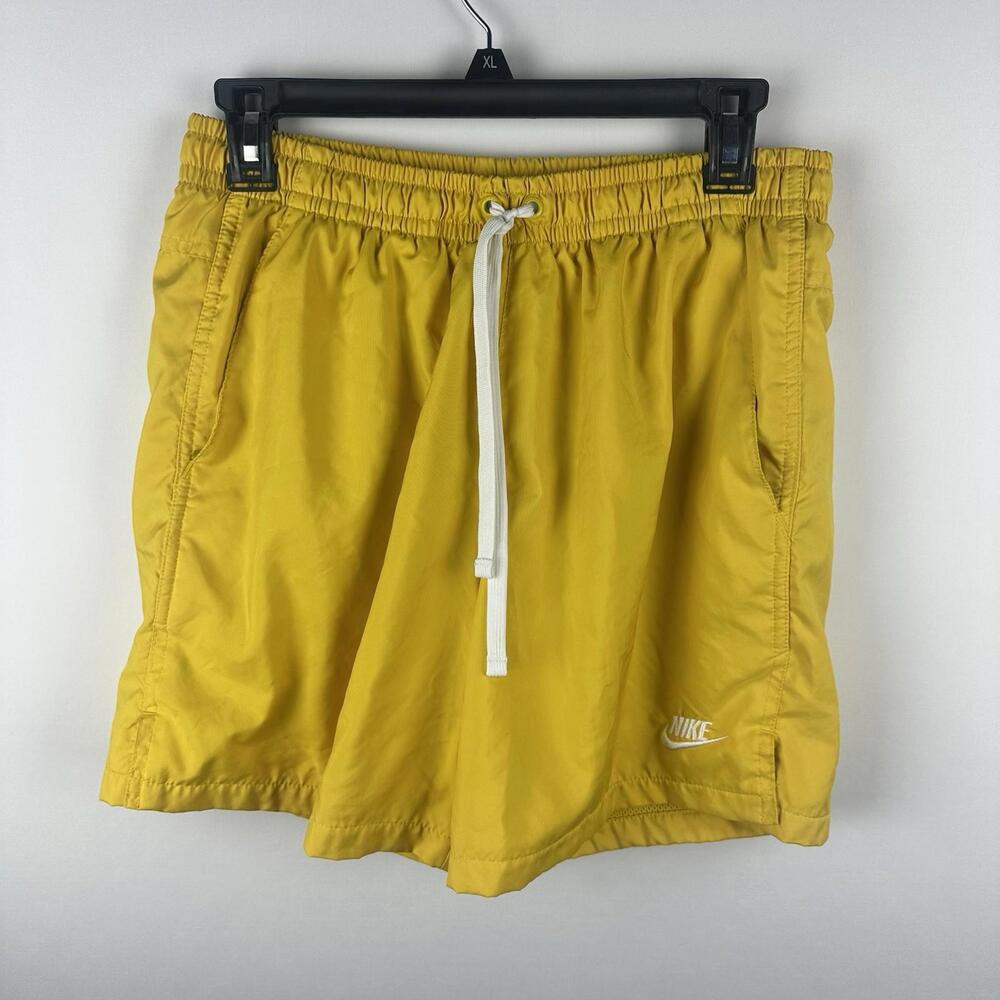 Nike Dri-FIT Lightweight Training Shorts Mustard Men’s Size Medium
